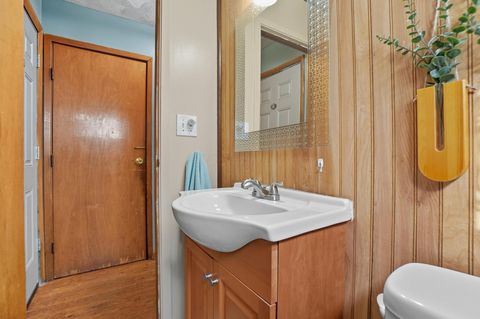 Tiny photo for 1520 Fall Brook Road, Columbus, OH 43223 (MLS # 225038995)