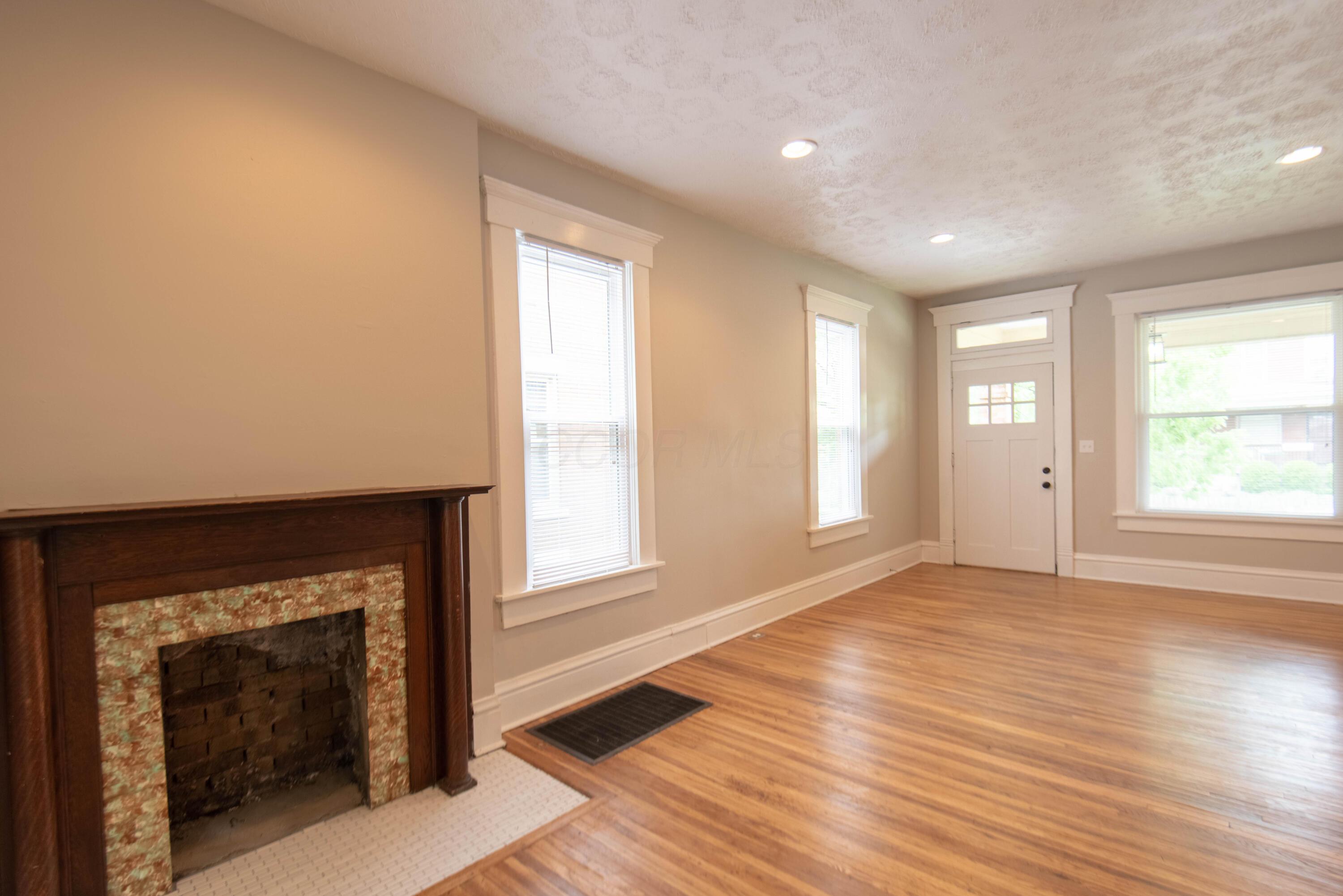 378-380 Stoddart Avenue