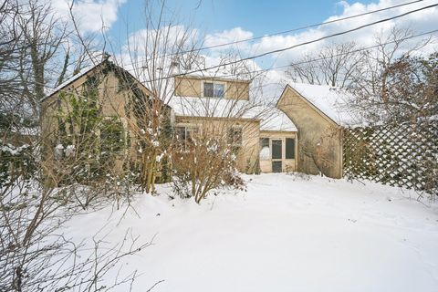 Tiny photo for 2018 Inchcliff Road, Columbus, OH 43221 (MLS # 226002884)