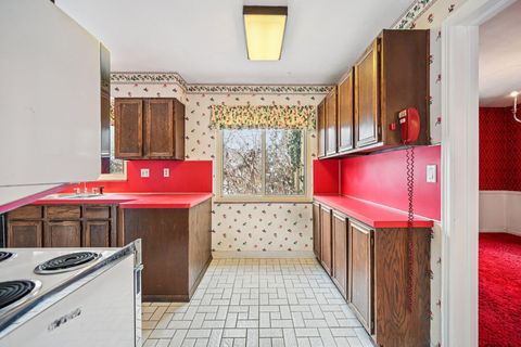 Tiny photo for 2018 Inchcliff Road, Columbus, OH 43221 (MLS # 226002884)