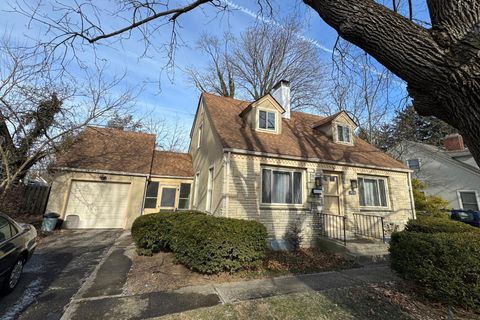 Tiny photo for 2018 Inchcliff Road, Columbus, OH 43221 (MLS # 226002884)