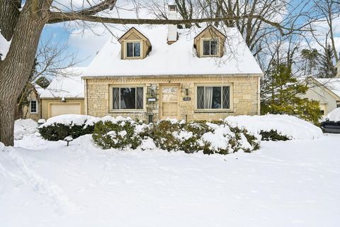 Tiny photo for 2018 Inchcliff Road, Columbus, OH 43221 (MLS # 226002884)