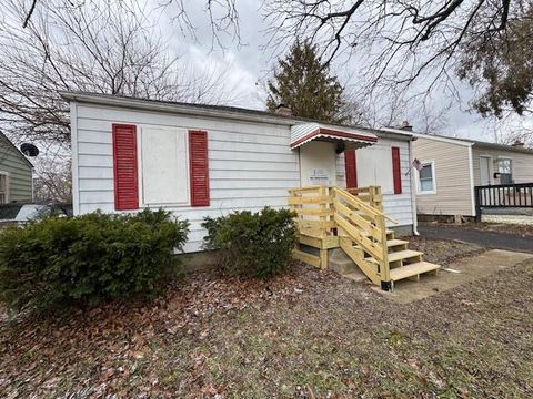 Tiny photo for 2311 Mcguffey Road, Columbus, OH 43211 (MLS # 225045487)