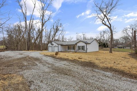 Tiny photo for 5705 Dahlia Drive NE, Thornville, OH 43076 (MLS # 226000842)