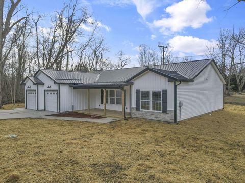 Tiny photo for 5705 Dahlia Drive NE, Thornville, OH 43076 (MLS # 226000842)