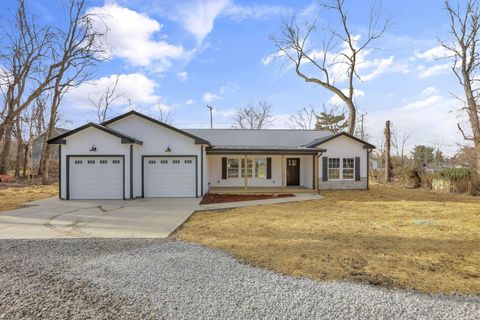 Photo of 5705 Dahlia Drive NE, Thornville, OH 43076 (MLS # 226000842)