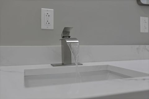 Tiny photo for 5705 Dahlia Drive NE, Thornville, OH 43076 (MLS # 226000842)