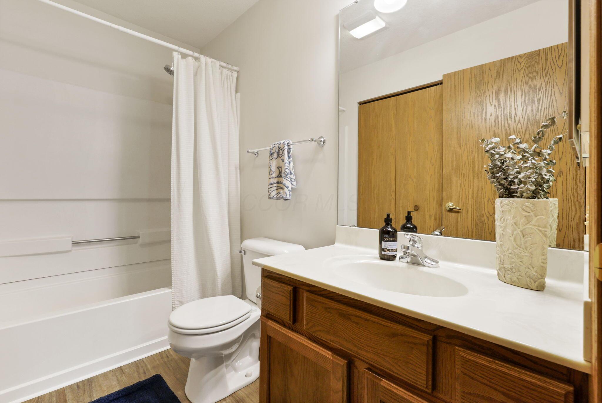 1318 Hillview Circle, Newark, Ohio image 31