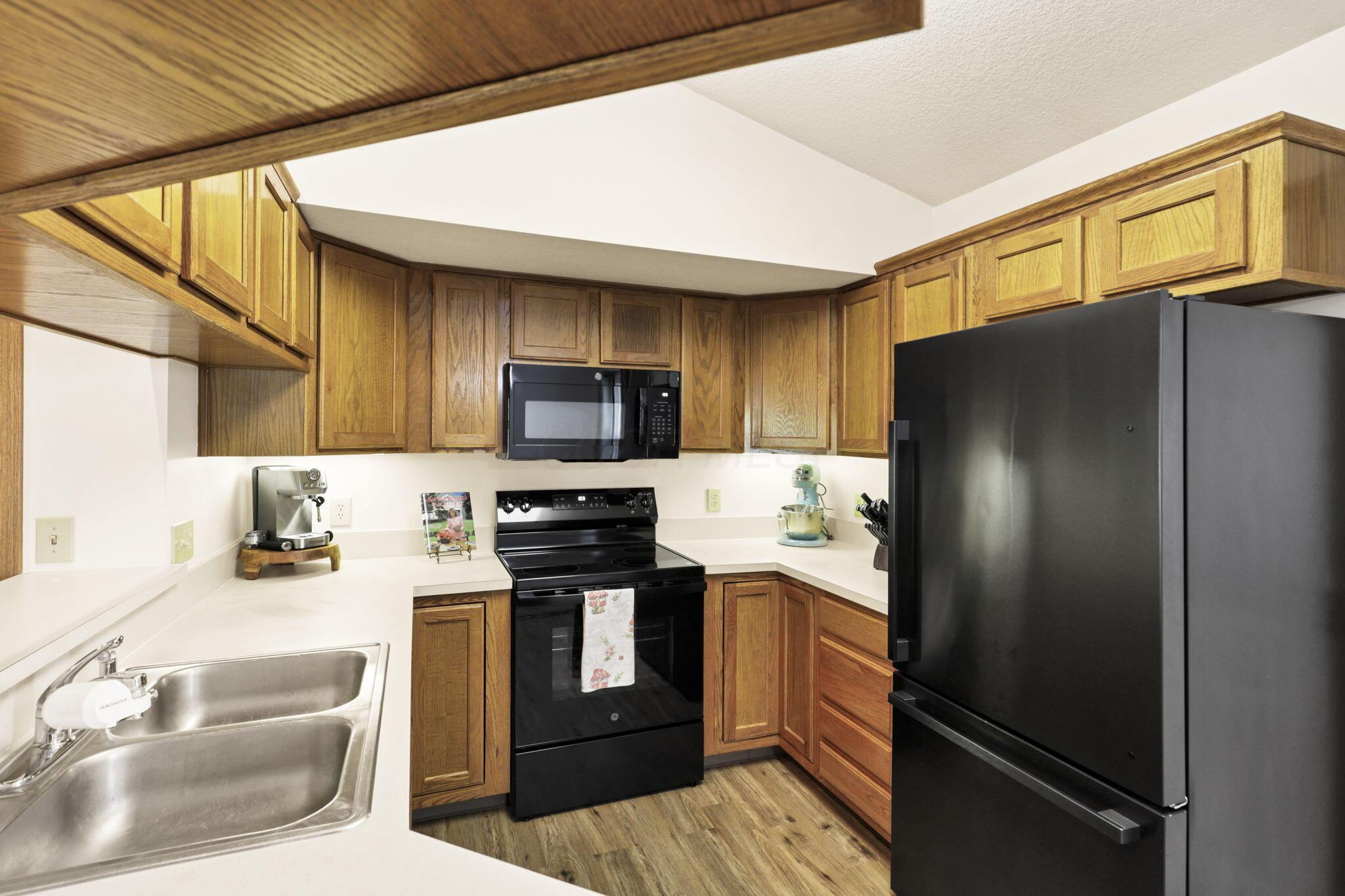 1318 Hillview Circle, Newark, Ohio image 16