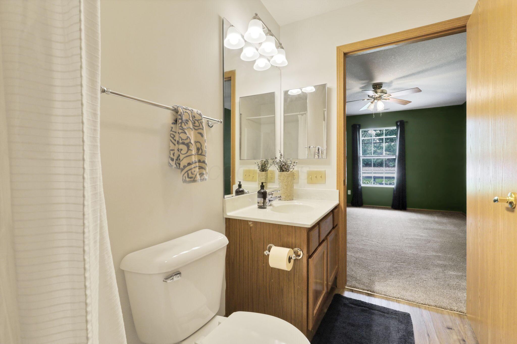 1318 Hillview Circle, Newark, Ohio image 32