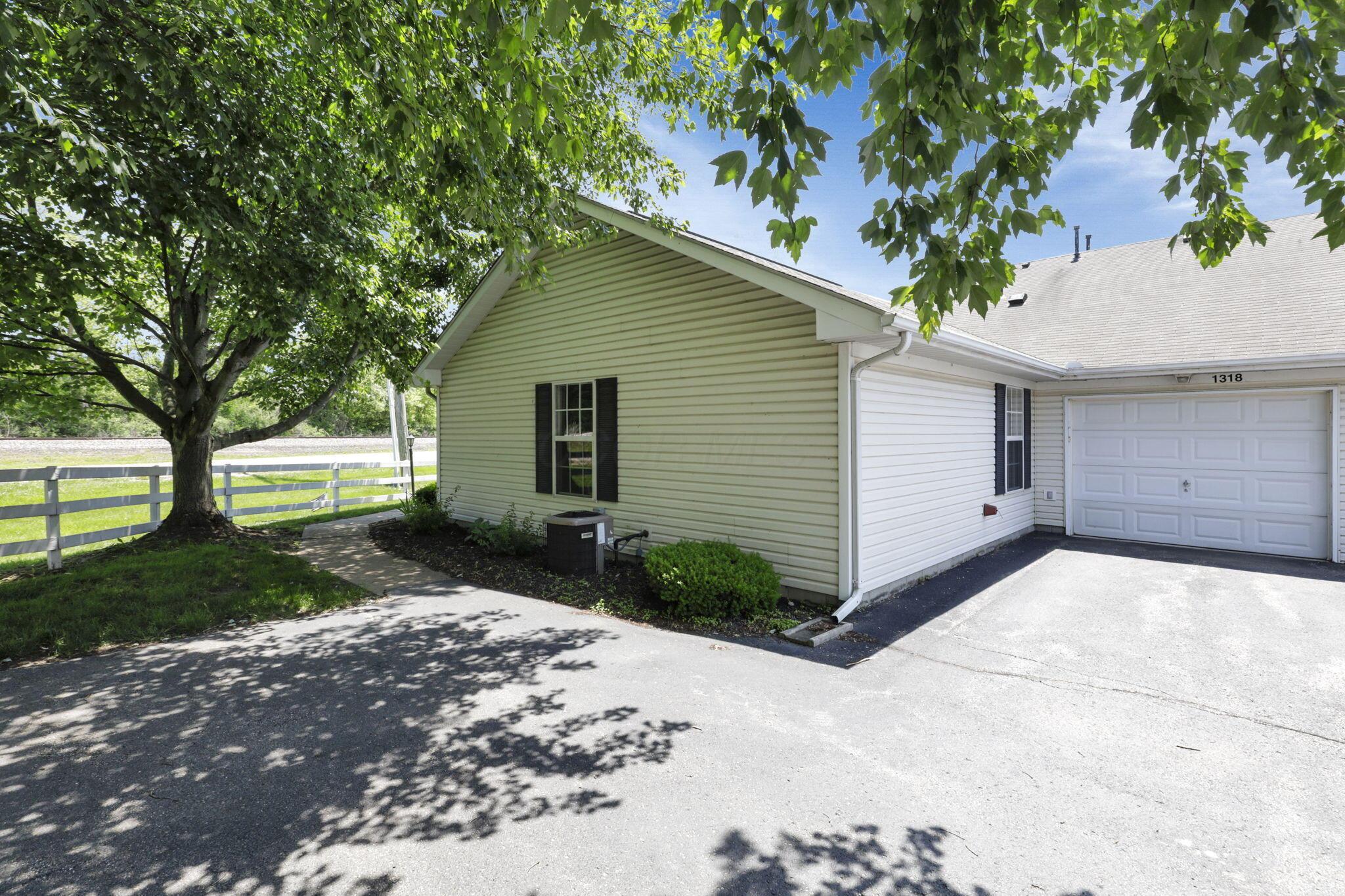 1318 Hillview Circle, Newark, Ohio image 7