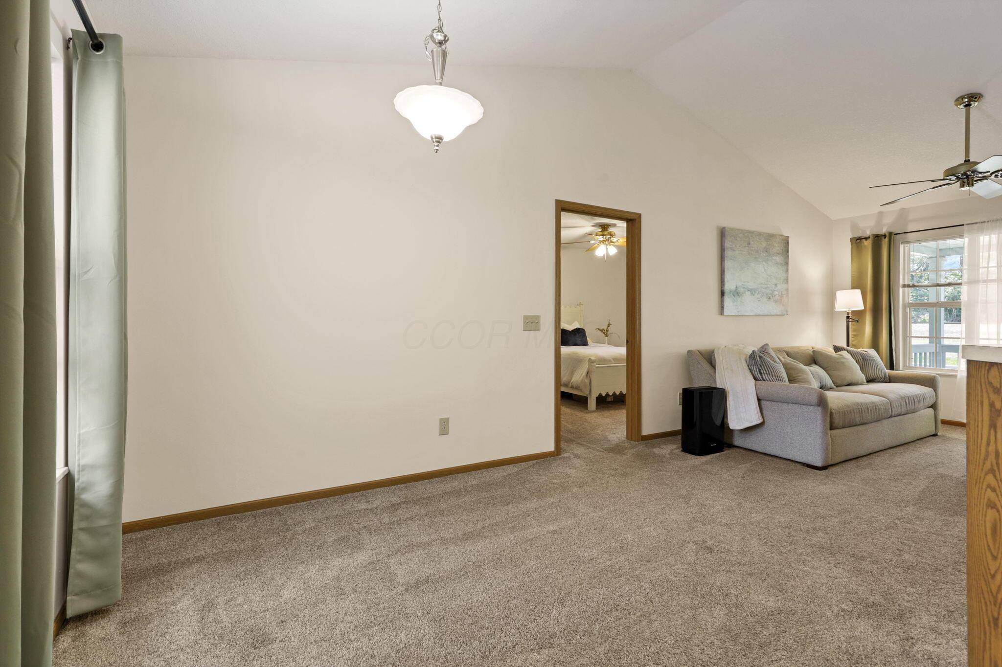 1318 Hillview Circle, Newark, Ohio image 15