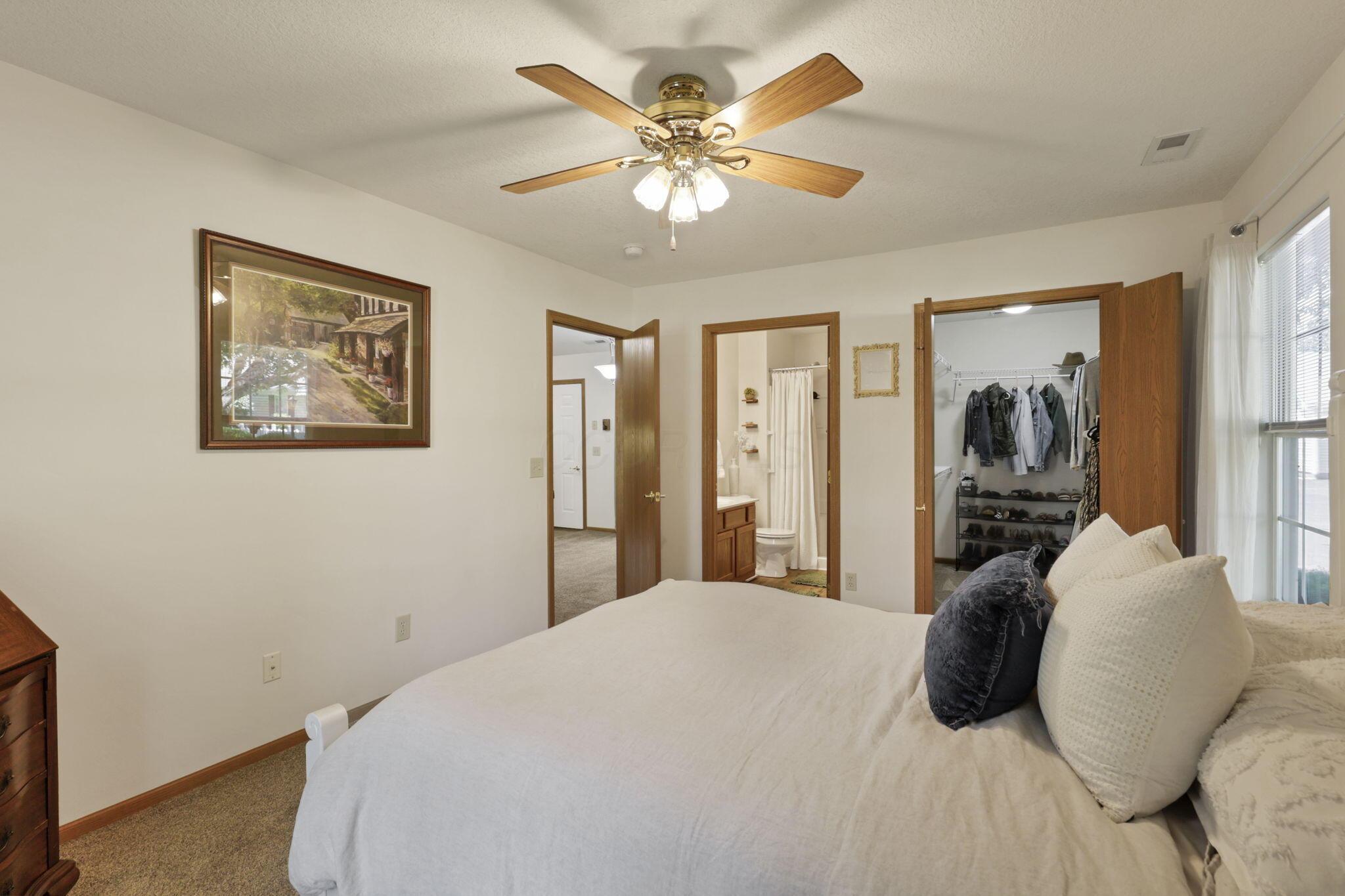 1318 Hillview Circle, Newark, Ohio image 24