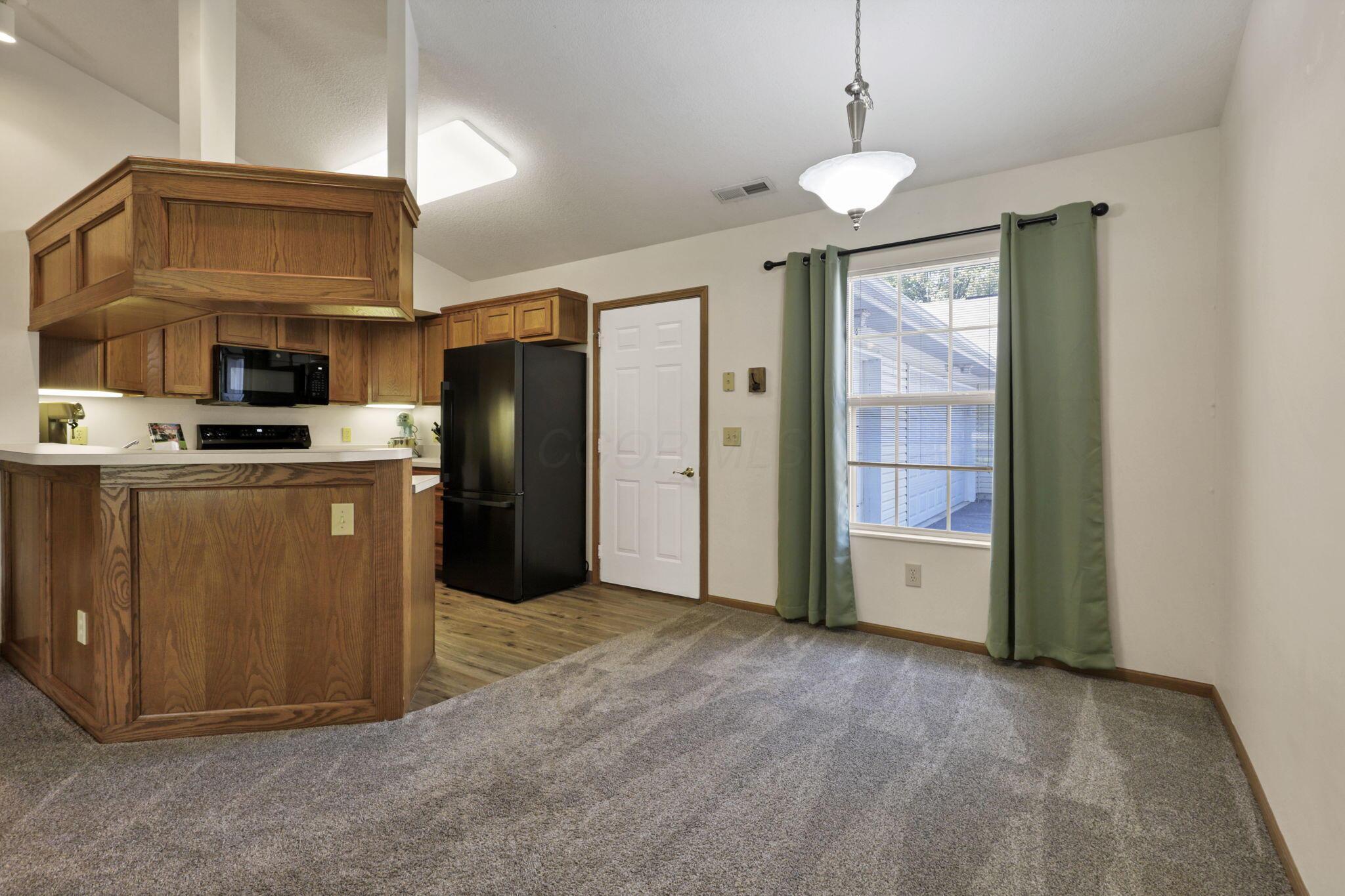 1318 Hillview Circle, Newark, Ohio image 14