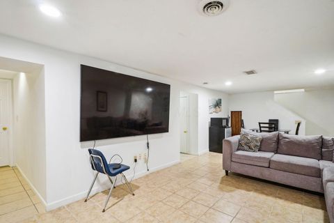 Tiny photo for 2937 Rundell Drive, Columbus, OH 43204 (MLS # 225044997)