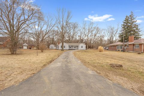 Photo of 4534 N Fairgreen Drive, Dayton, OH 45416 (MLS # 226006090)