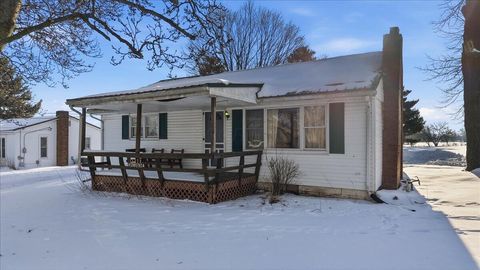 Photo of 13222 New Delaware Road, Mount Vernon, OH 43050 (MLS # 226003209)