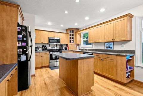 Tiny photo for 250 Jacqueline Drive, London, OH 43140 (MLS # 225044589)