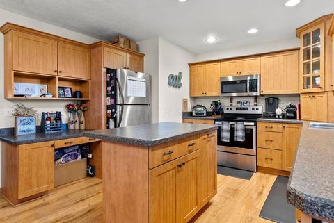 Tiny photo for 250 Jacqueline Drive, London, OH 43140 (MLS # 225044589)