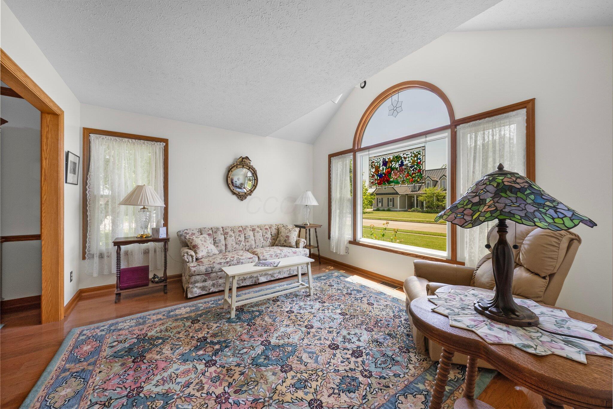 1102 Farmington Lane