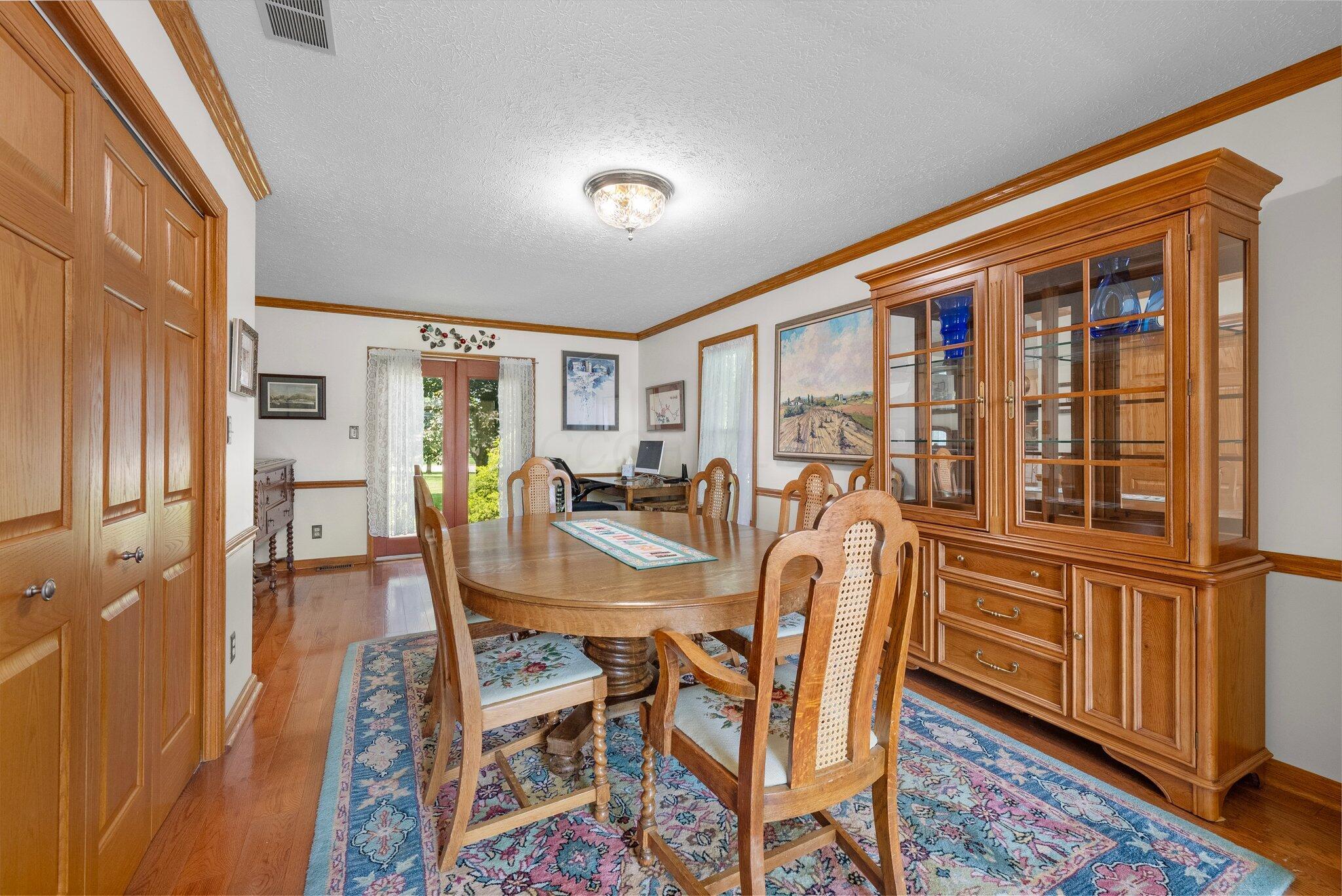 1102 Farmington Lane