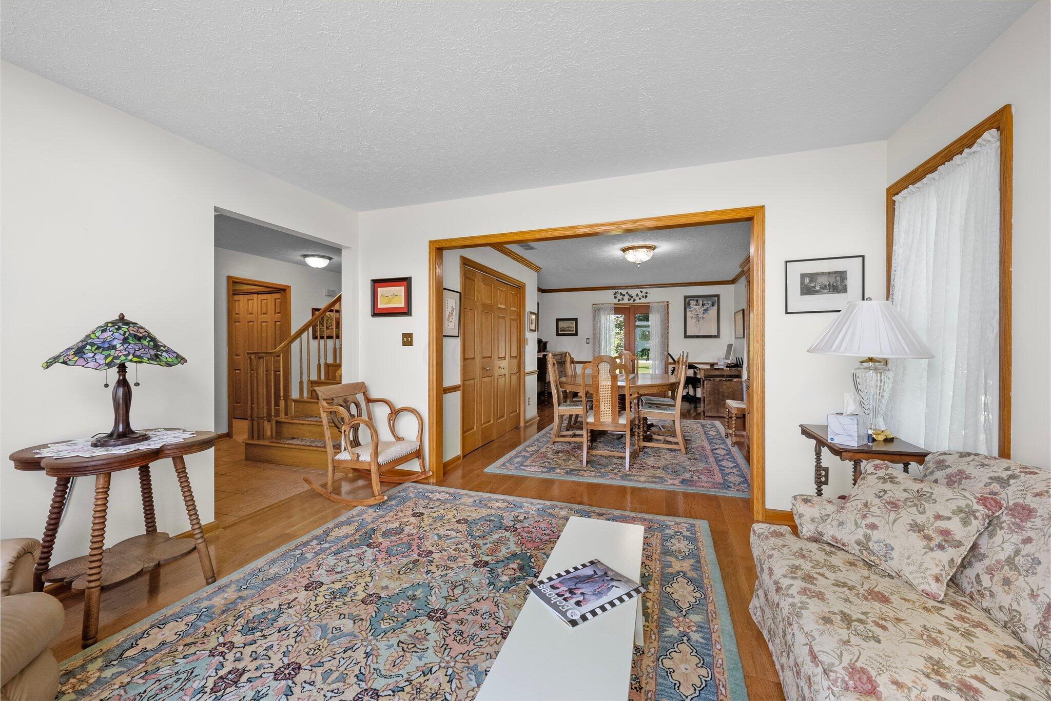 1102 Farmington Lane