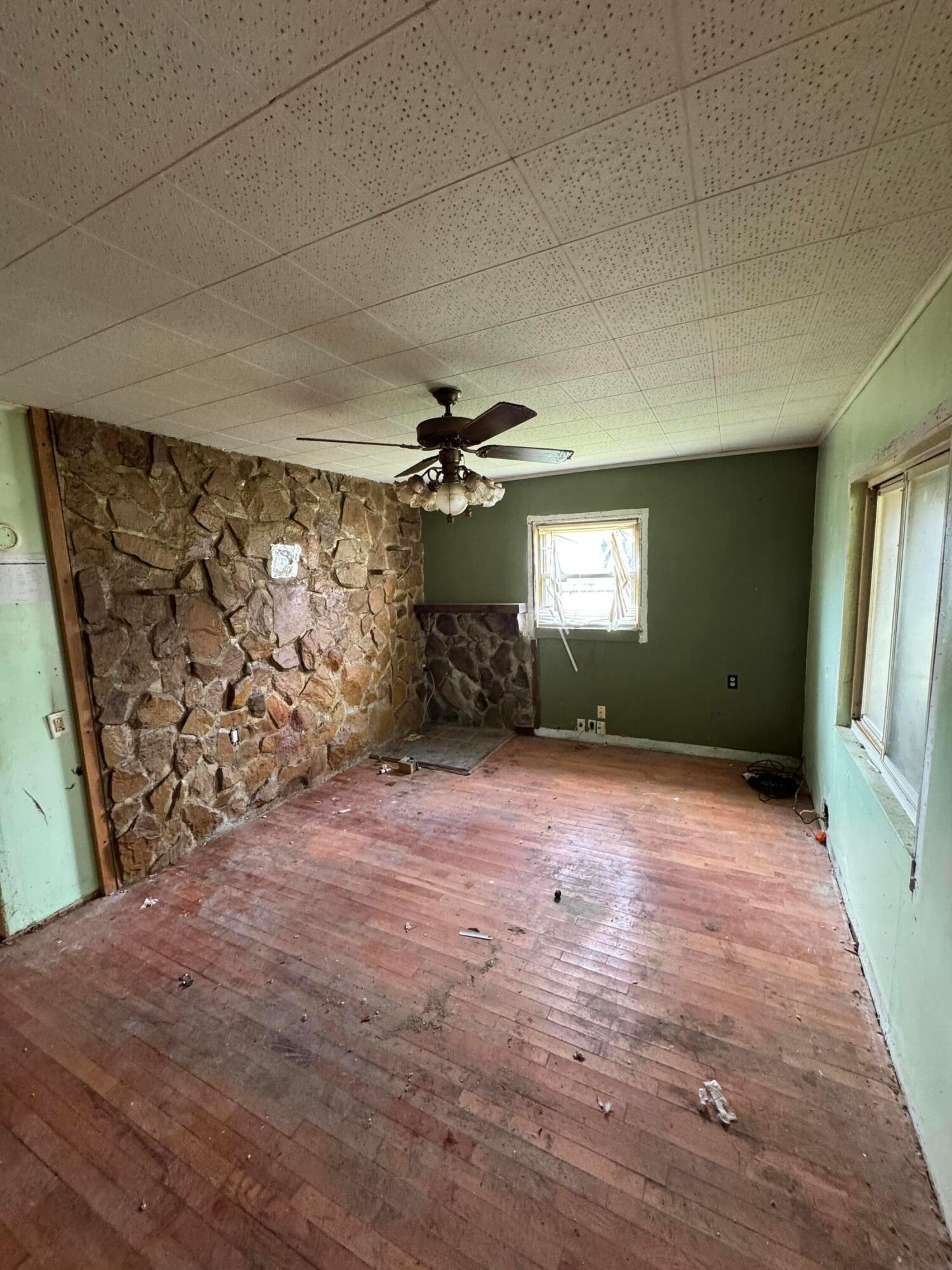 839 Glendower Avenue