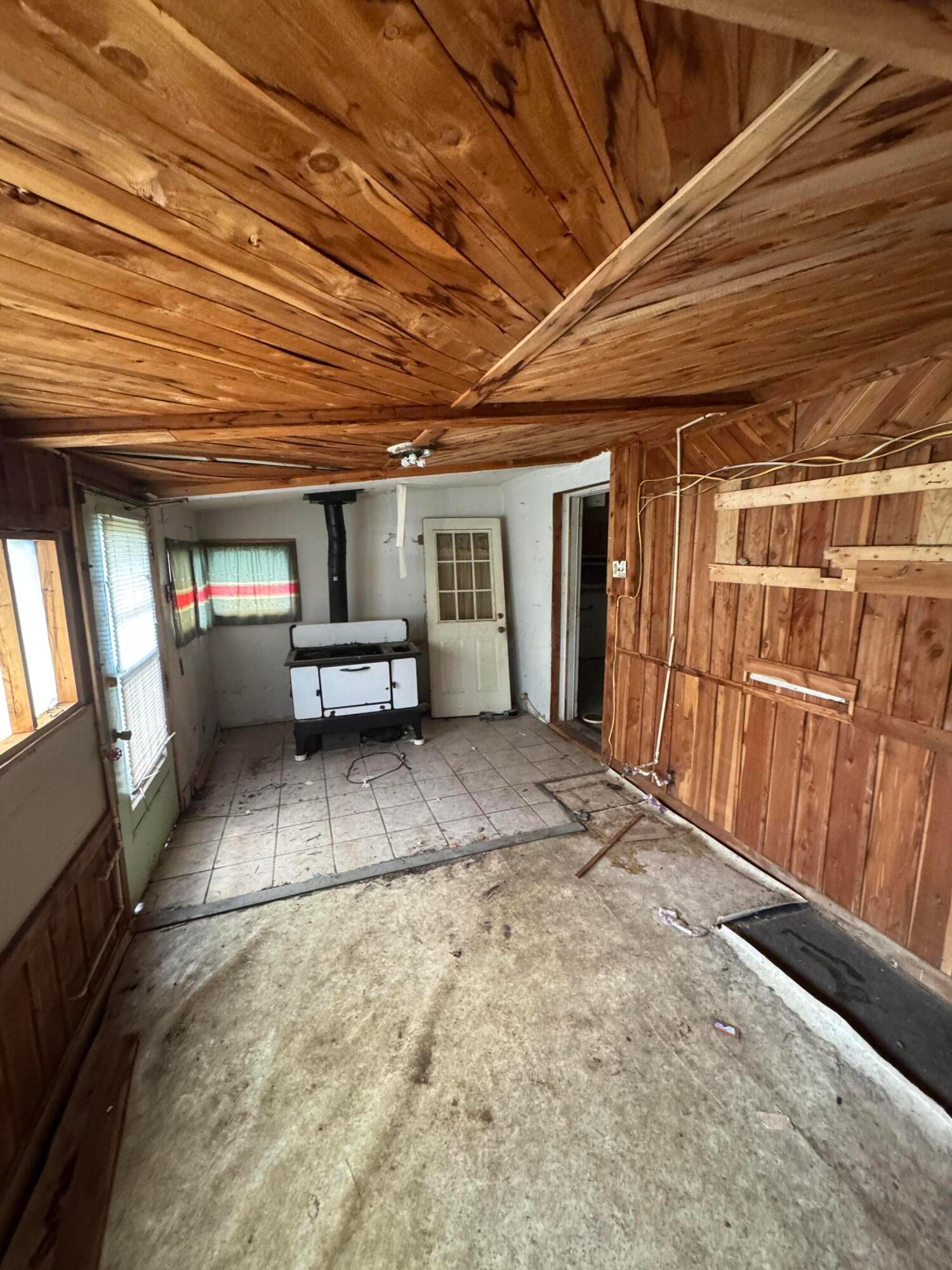 839 Glendower Avenue