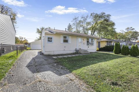 Photo of 1577 Omar Drive, Columbus, OH 43207 (MLS # 225040496)