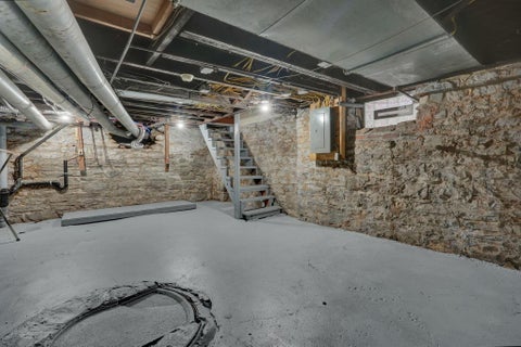 Tiny photo for 408 W 1st Avenue, Columbus, OH 43201 (MLS # 226039616)