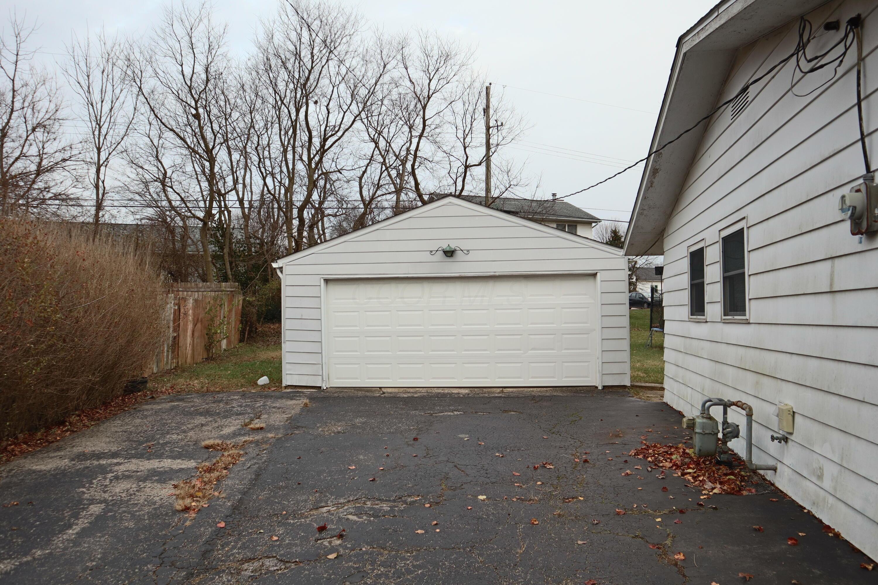 190 Valley View Drive, Johnstown, Ohio image 3