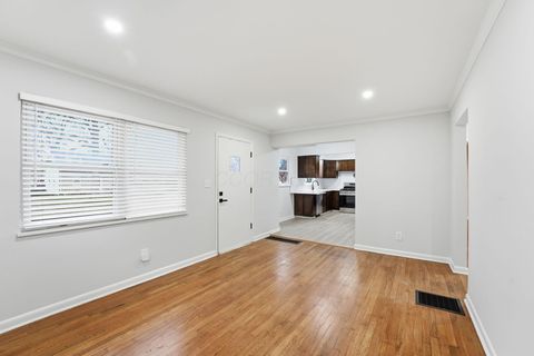 Tiny photo for 686 French Drive, Columbus, OH 43228 (MLS # 225046177)