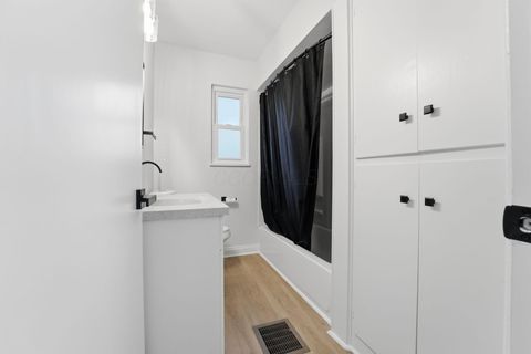 Tiny photo for 686 French Drive, Columbus, OH 43228 (MLS # 225046177)