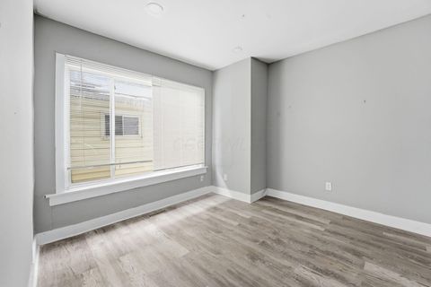 Tiny photo for 346 S Wheatland Avenue, Columbus, OH 43204 (MLS # 225044724)