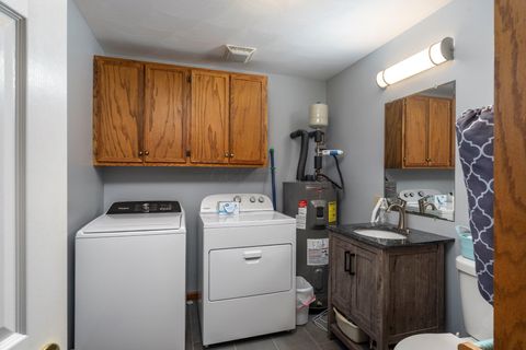 Tiny photo for 139 Rolfe Drive, Sabina, OH 45169 (MLS # 225045533)