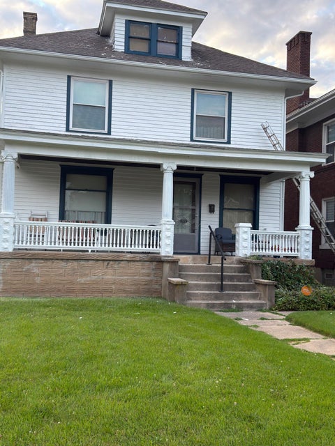 Photo of 922 S Main Street, Middletown, OH 45044 (MLS # 226029107)