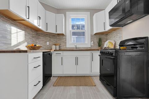 Tiny photo for 41 E Columbus Street, Thornville, OH 43076 (MLS # 226004372)