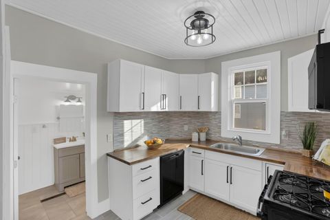 Tiny photo for 41 E Columbus Street, Thornville, OH 43076 (MLS # 226004372)