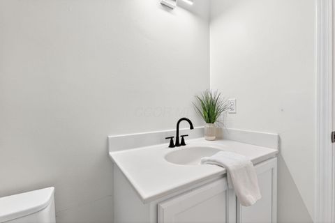 Tiny photo for 5136 Maple Valley Drive, Columbus, OH 43228 (MLS # 225046224)