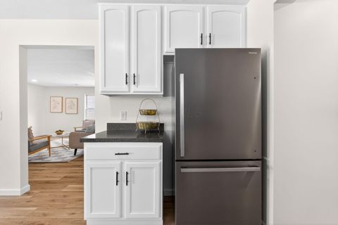 Tiny photo for 5136 Maple Valley Drive, Columbus, OH 43228 (MLS # 225046224)