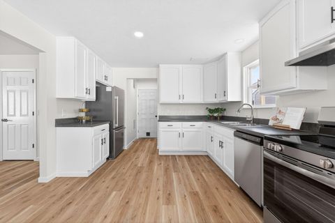 Tiny photo for 5136 Maple Valley Drive, Columbus, OH 43228 (MLS # 225046224)