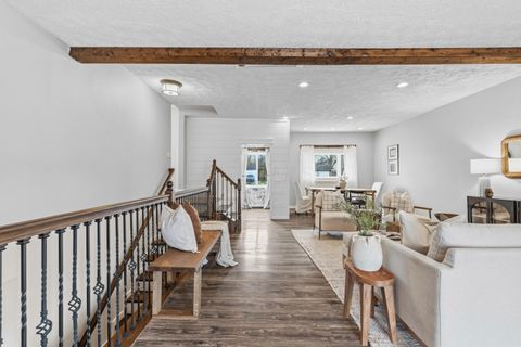 Tiny photo for 2390 Zollinger Road, Upper Arlington, OH 43221 (MLS # 226007330)