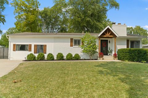Photo of 2390 Zollinger Road, Upper Arlington, OH 43221 (MLS # 226007330)