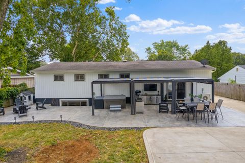 Tiny photo for 2390 Zollinger Road, Upper Arlington, OH 43221 (MLS # 226007330)