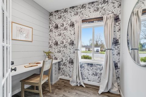 Tiny photo for 2390 Zollinger Road, Upper Arlington, OH 43221 (MLS # 226007330)