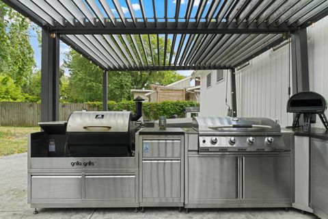 Tiny photo for 2390 Zollinger Road, Upper Arlington, OH 43221 (MLS # 226007330)