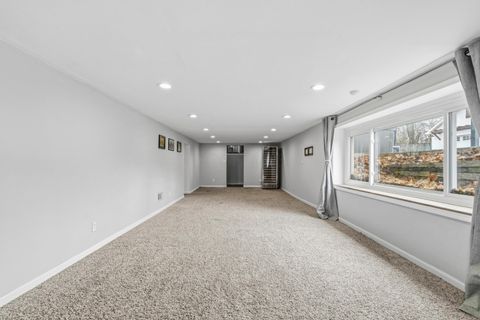 Tiny photo for 2390 Zollinger Road, Upper Arlington, OH 43221 (MLS # 226007330)