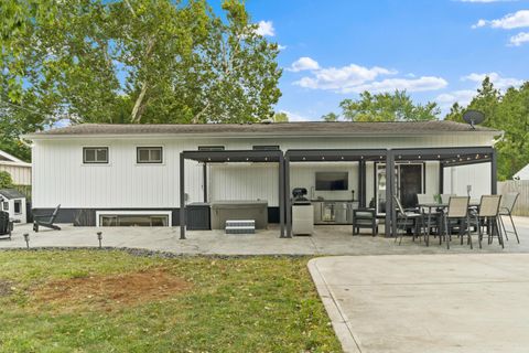 Tiny photo for 2390 Zollinger Road, Upper Arlington, OH 43221 (MLS # 226007330)