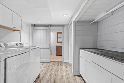 Tiny photo for 2390 Zollinger Road, Upper Arlington, OH 43221 (MLS # 226007330)