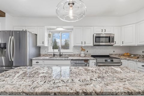 Tiny photo for 2390 Zollinger Road, Upper Arlington, OH 43221 (MLS # 226007330)